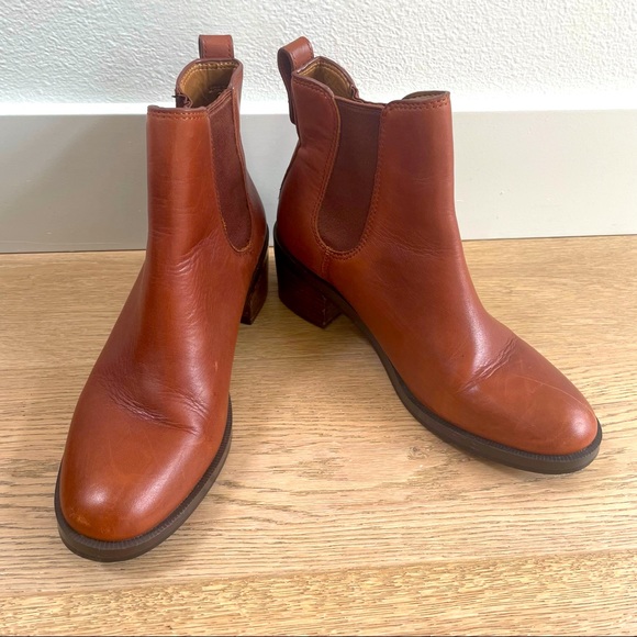 EUC Coach brown leather booties - Picture 4 of 7